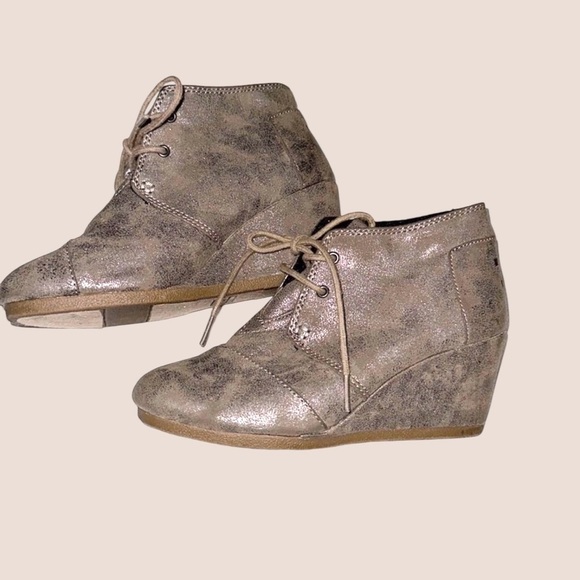 Toms metallic wedges​ - Picture 1 of 3